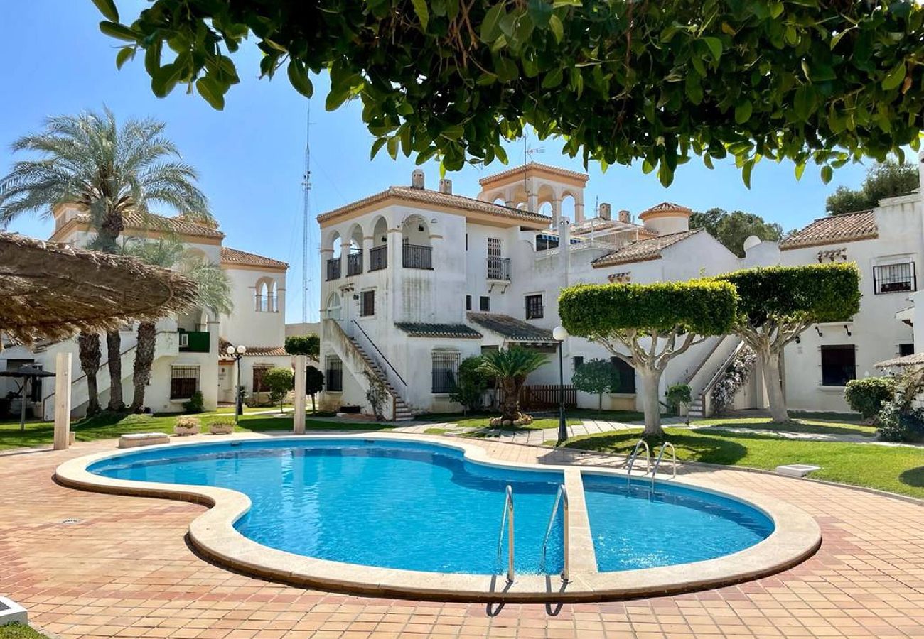 Apartamento en Alicante - CB Living - Cozy condo with patio, Playa Flamenca
