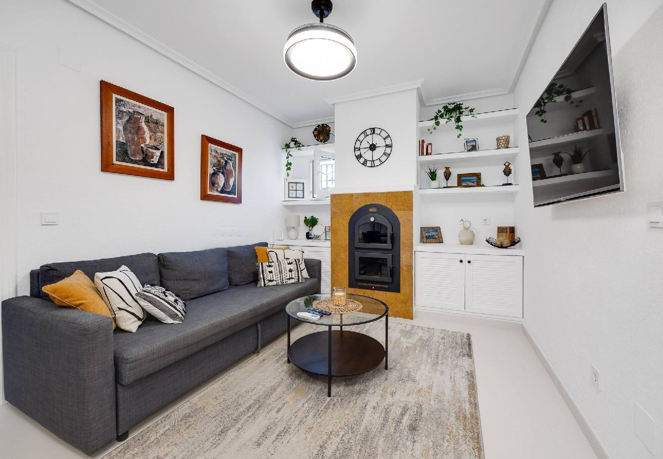 Apartamento en Alicante - CB Living - Cozy condo with patio, Playa Flamenca