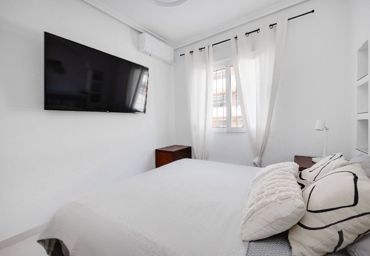 Apartamento en Alicante - CB Living - Cozy condo with patio, Playa Flamenca