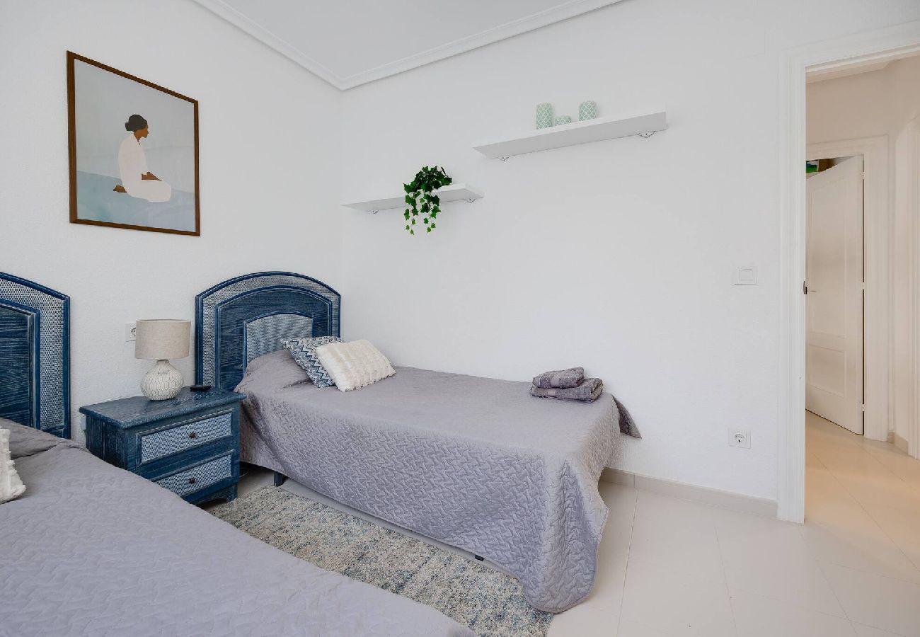 Apartamento en Alicante - CB Living - Cozy condo with patio, Playa Flamenca