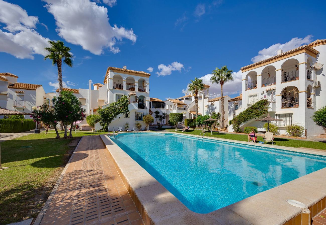 Apartamento en Alicante - CB Living - Cozy condo with patio, Playa Flamenca