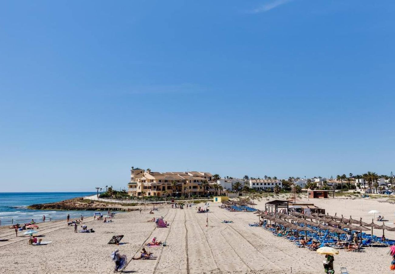 Apartamento en Alicante - CB Living - Cozy condo with patio, Playa Flamenca