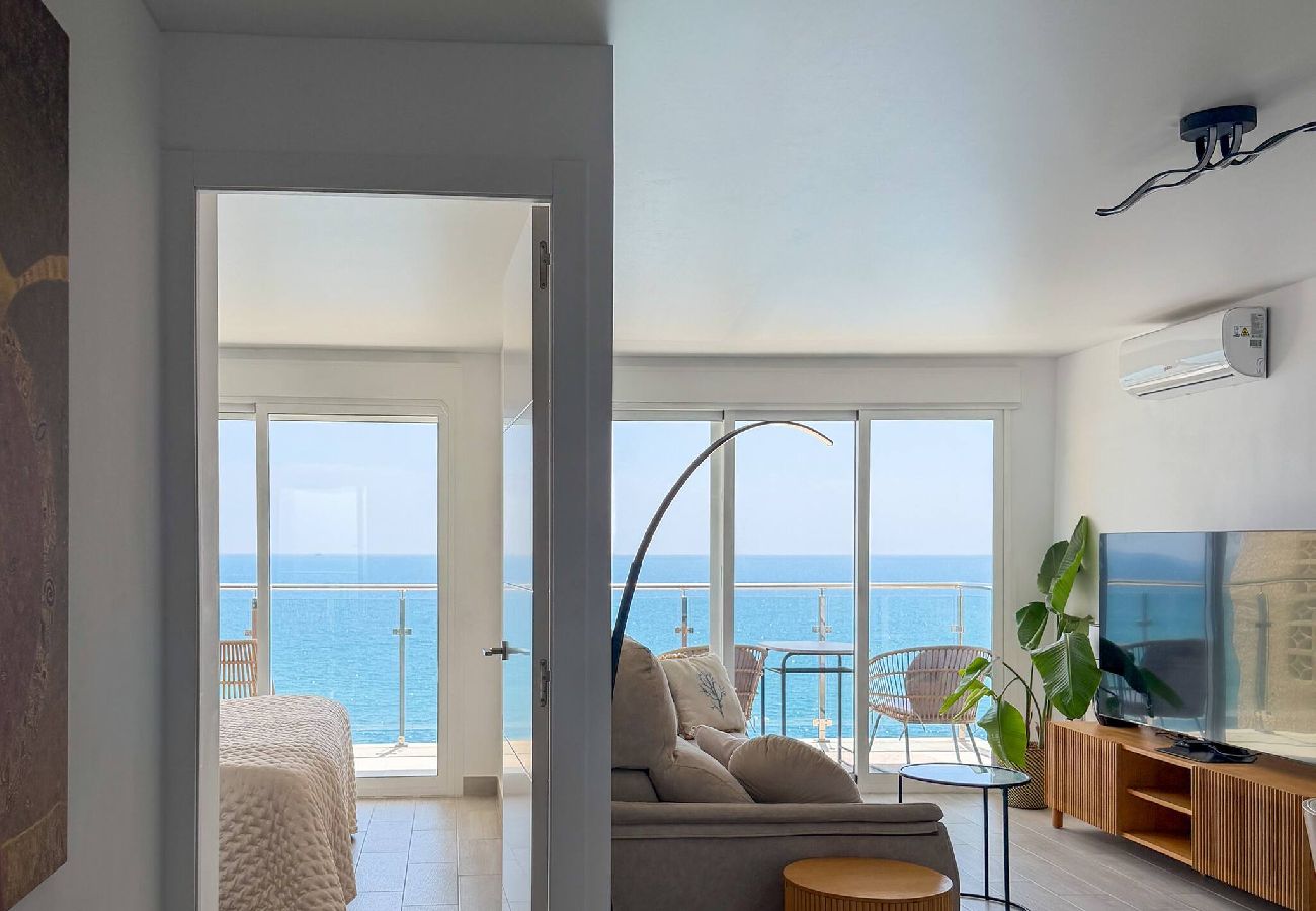 Apartamento en Torrevieja - CB Living - Seafront apartment in Playa Del Cura
