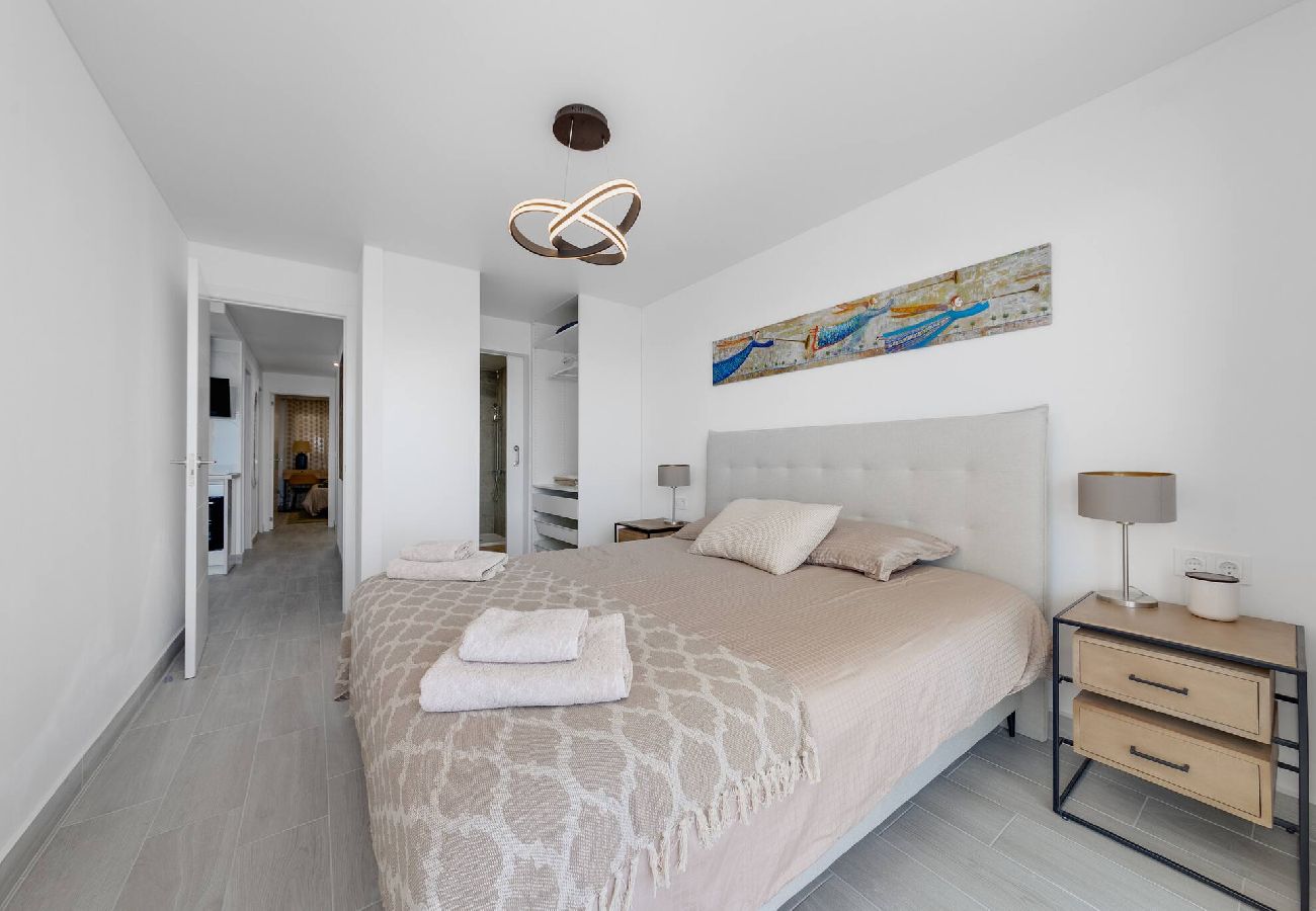 Apartamento en Torrevieja - CB Living - Seafront apartment in Playa Del Cura