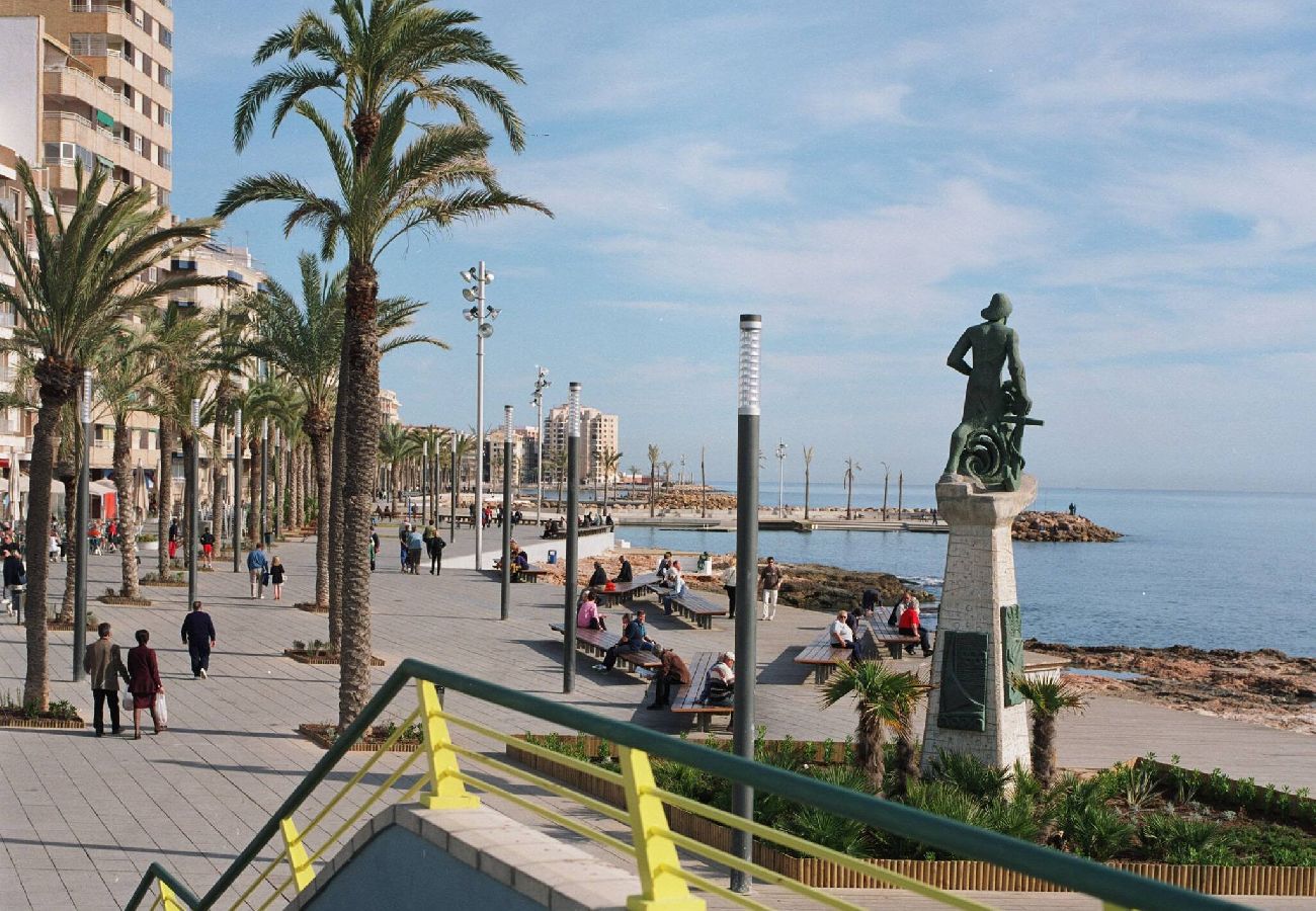Apartamento en Torrevieja - CB Living - Seafront apartment in Playa Del Cura