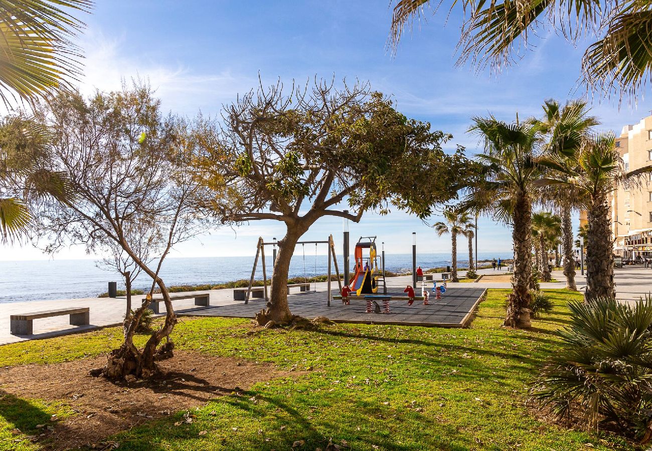 Apartamento en Torrevieja - CB Living - Seafront apartment in Playa Del Cura