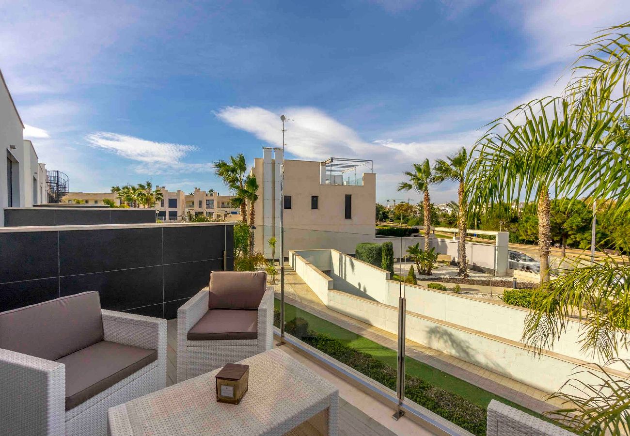 Casa en Alicante - CB Living - 3 bedroom home in Punta Prima