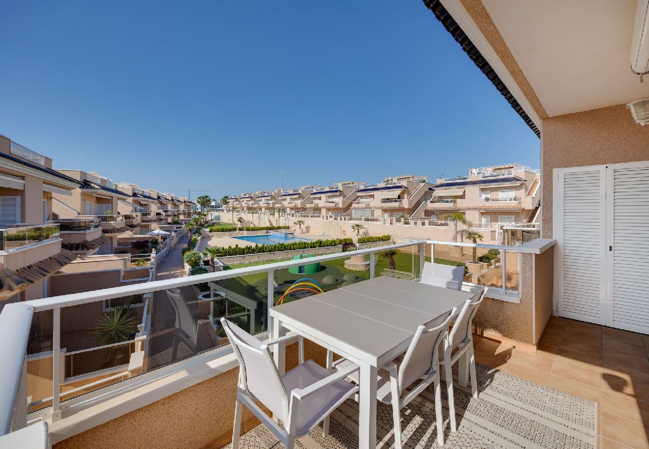 Residencial en Torrevieja - CB Living - Bright penhouse in Punta Prima