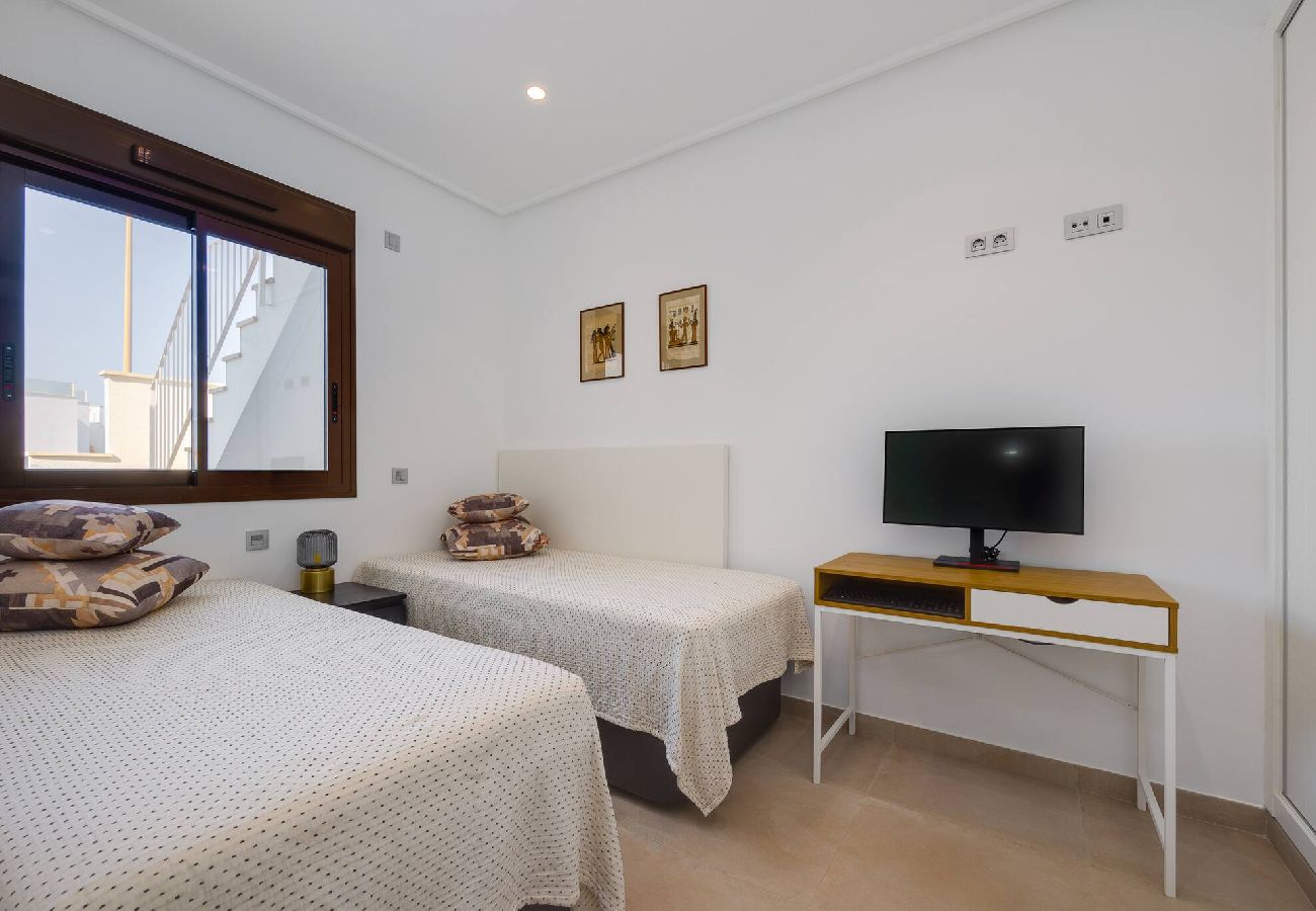 Apartamento en Torre de la Horadada - CB Living - Stylish Home & Rooftop Terrace
