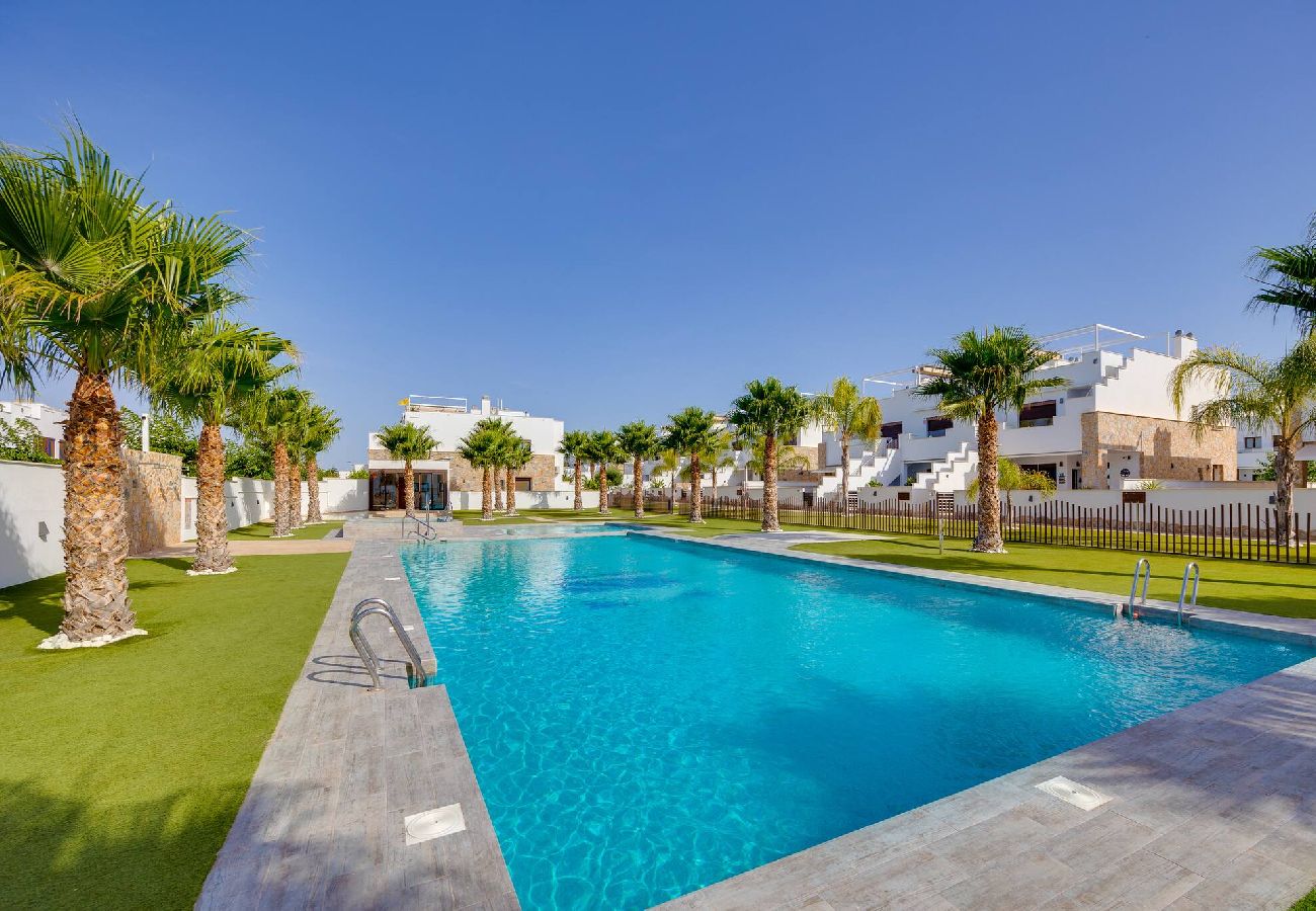 Apartamento en Torre de la Horadada - CB Living - Stylish Home & Rooftop Terrace
