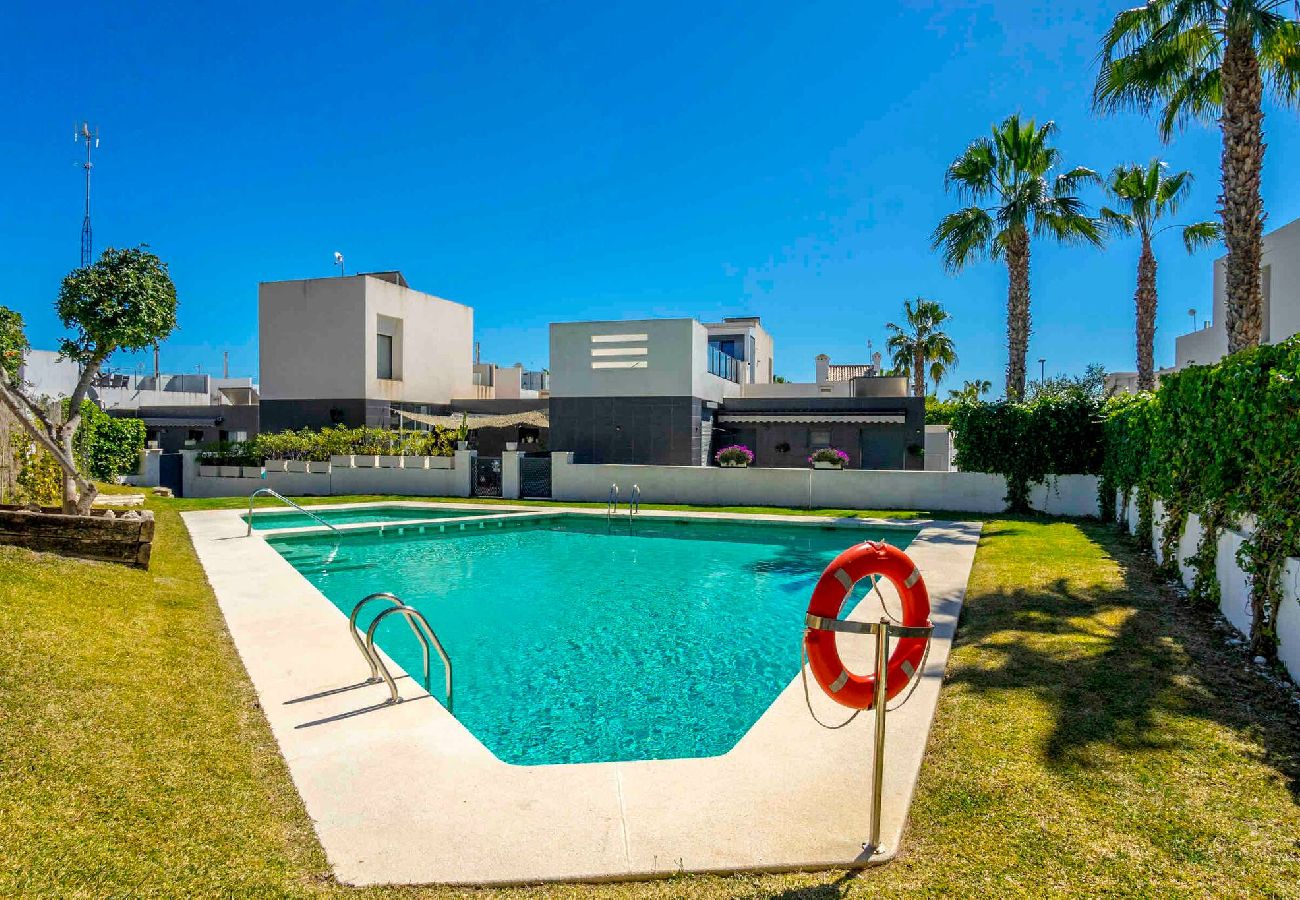 Maison à Orihuela - CB Living - Cosy loft with terrace, Villamartin