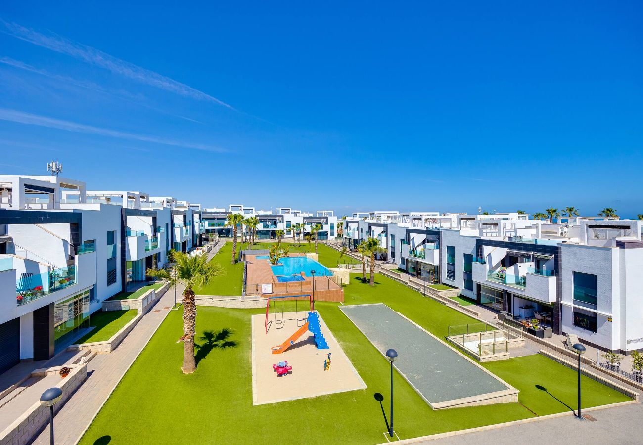 Apartment in Torrevieja - CB Living Oasis Beach Punta Prima
