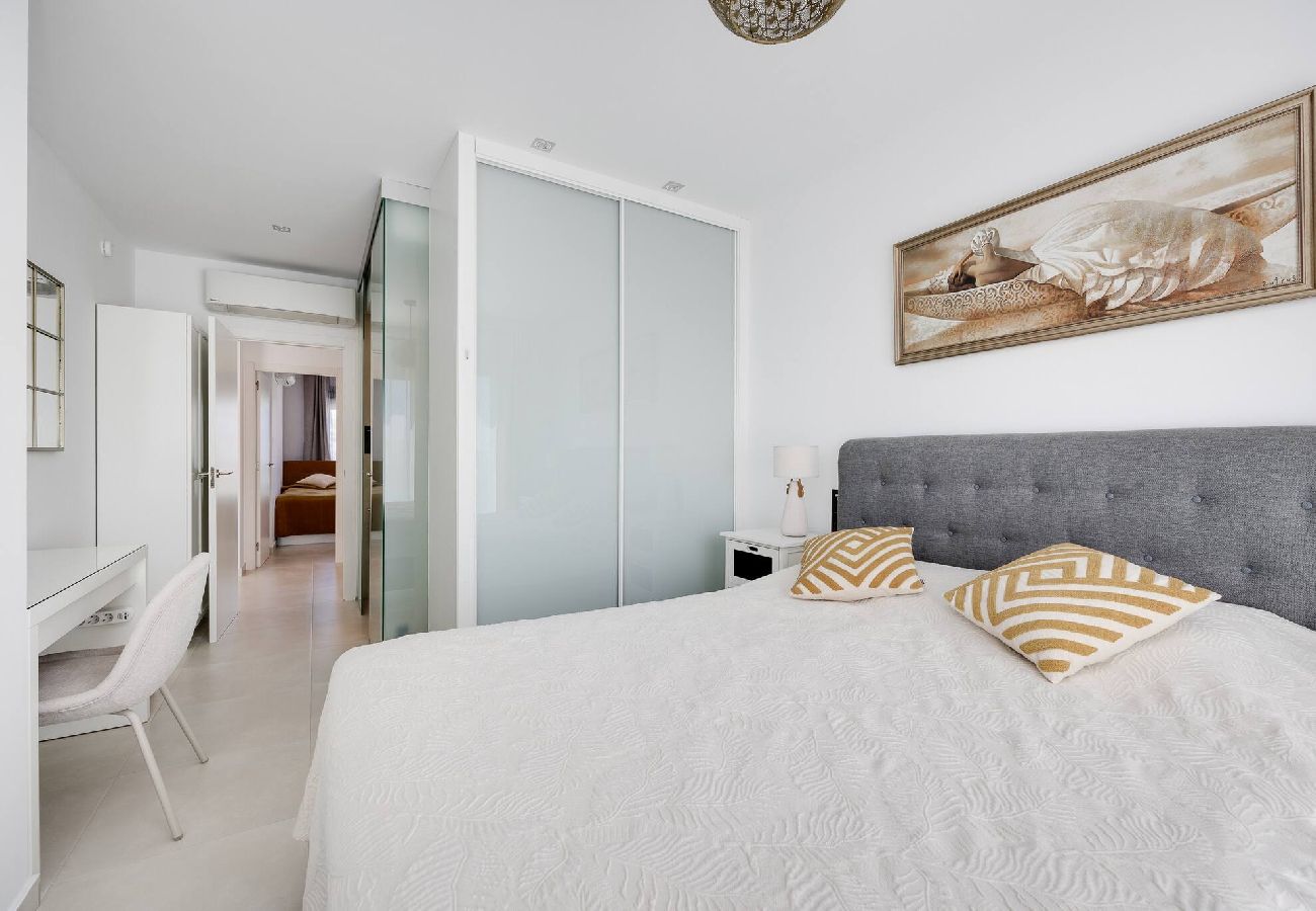 Apartment in Torrevieja - CB Living Oasis Beach Punta Prima