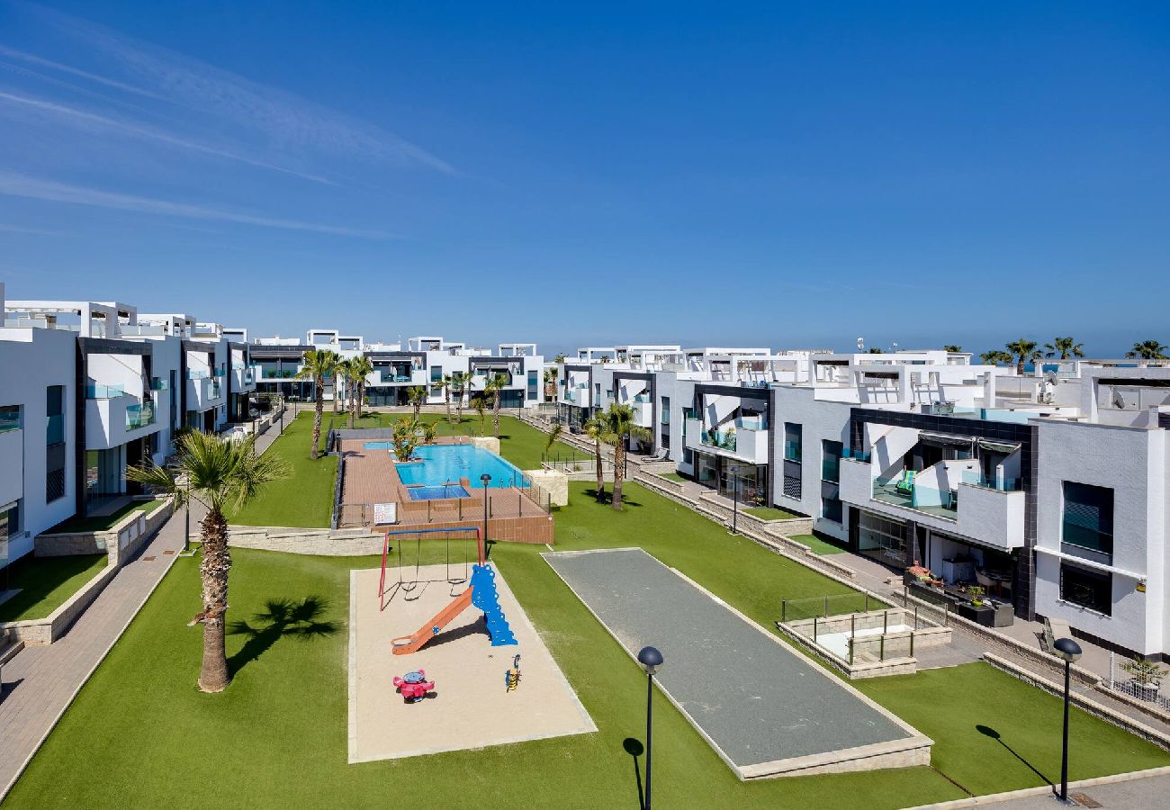 Apartment in Torrevieja - CB Living Oasis Beach Punta Prima