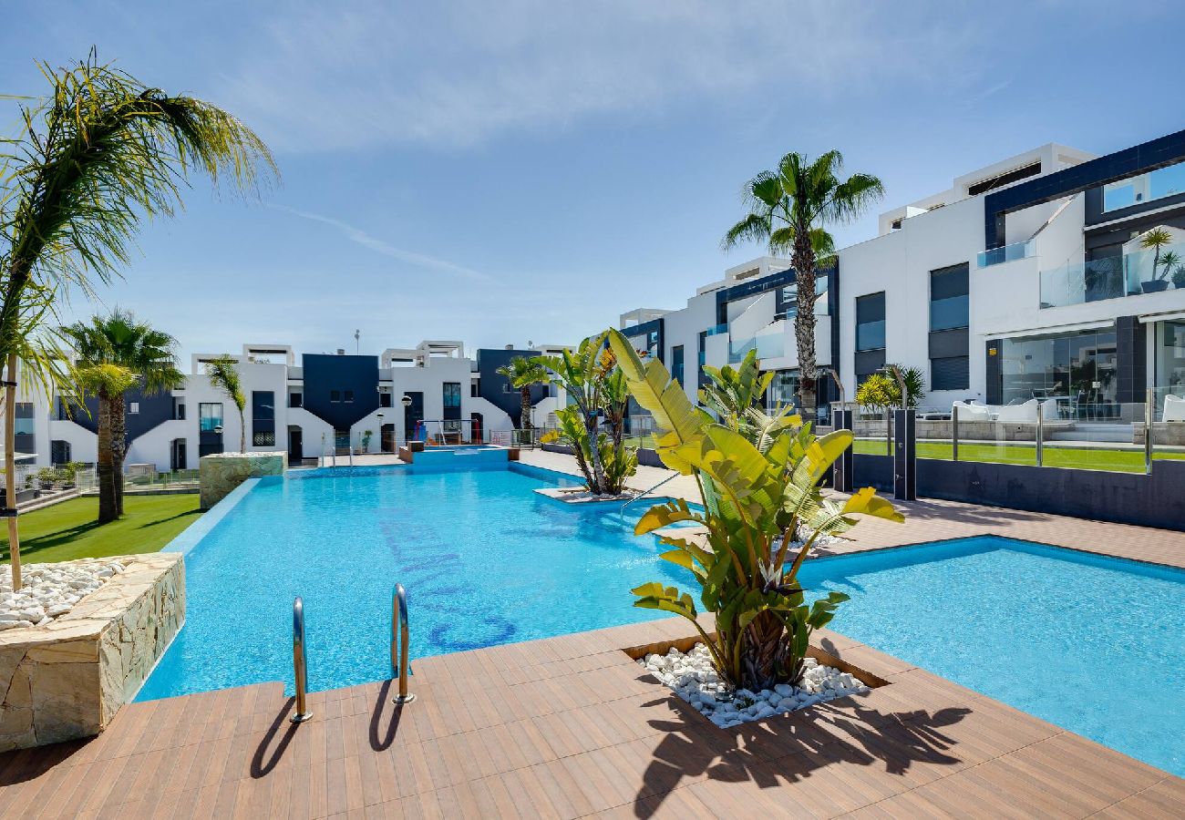 Apartment in Torrevieja - CB Living Oasis Beach Punta Prima