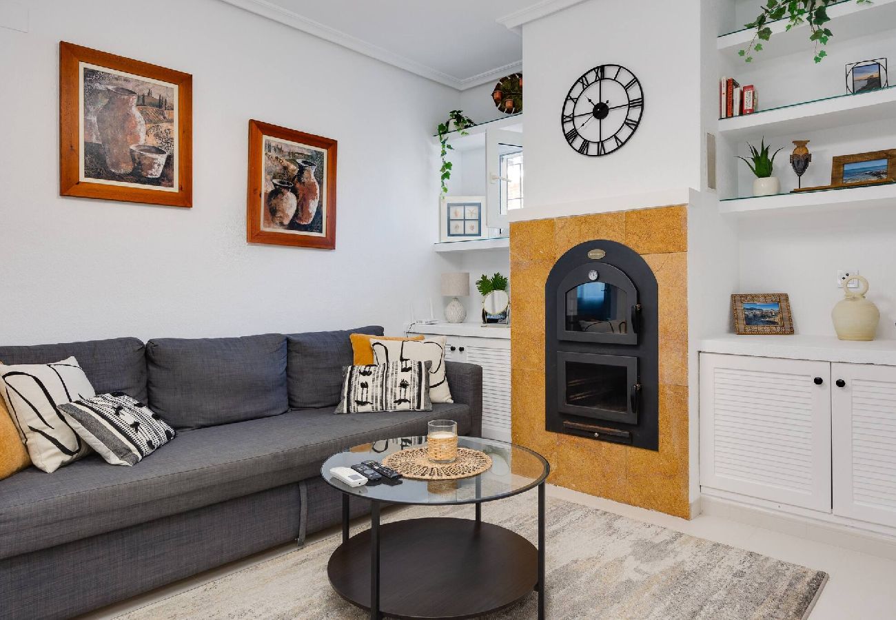 Apartment in Alicante / Alacant - CB Living - Cozy condo with patio, Playa Flamenca