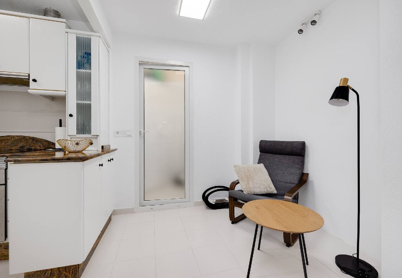 Apartment in Alicante / Alacant - CB Living - Cozy condo with patio, Playa Flamenca