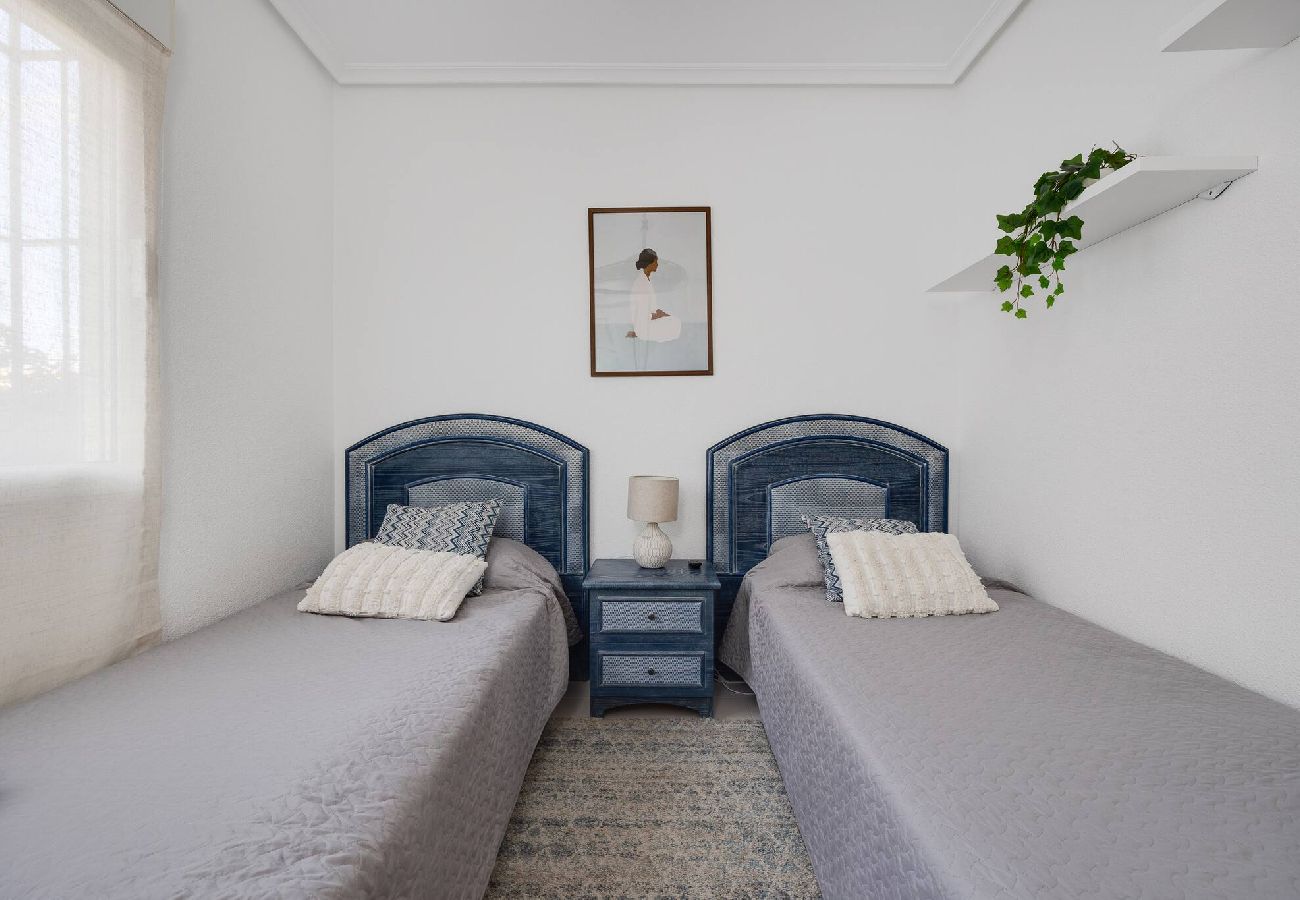 Apartment in Alicante / Alacant - CB Living - Cozy condo with patio, Playa Flamenca