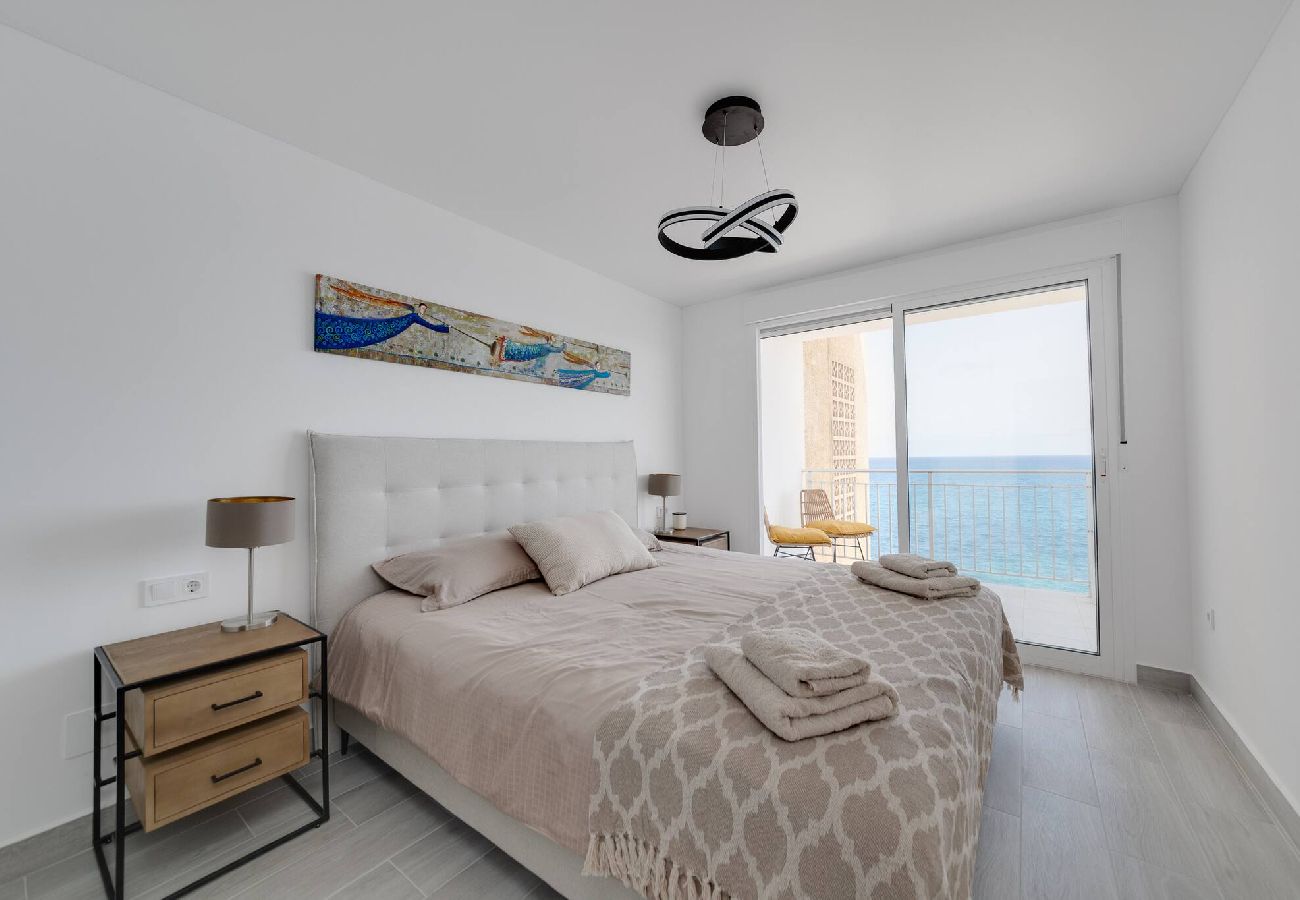 Apartment in Torrevieja - CB Living - Seafront apartment in Playa Del Cura