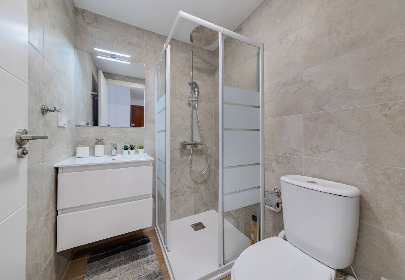 Apartment in Torrevieja - CB Living - Seafront apartment in Playa Del Cura