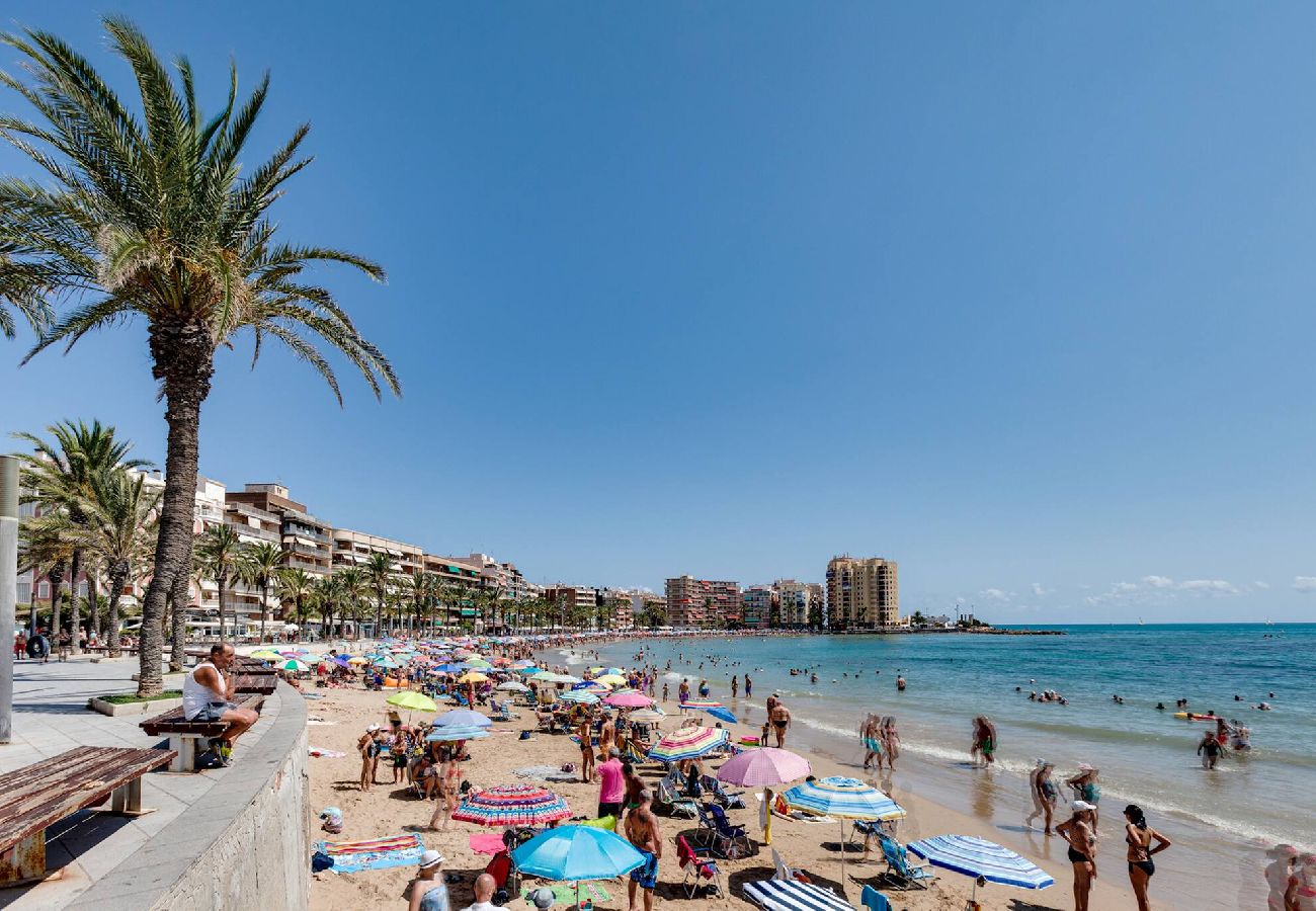 Apartment in Torrevieja - CB Living - Seafront apartment in Playa Del Cura
