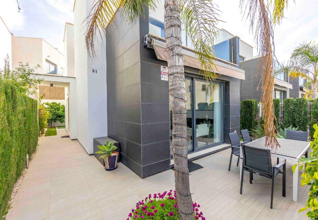 House in Alicante / Alacant - CB Living - 3 bedroom home in Punta Prima