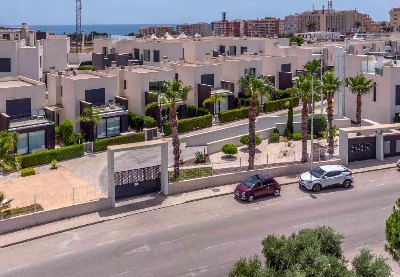 House in Alicante / Alacant - CB Living - 3 bedroom home in Punta Prima