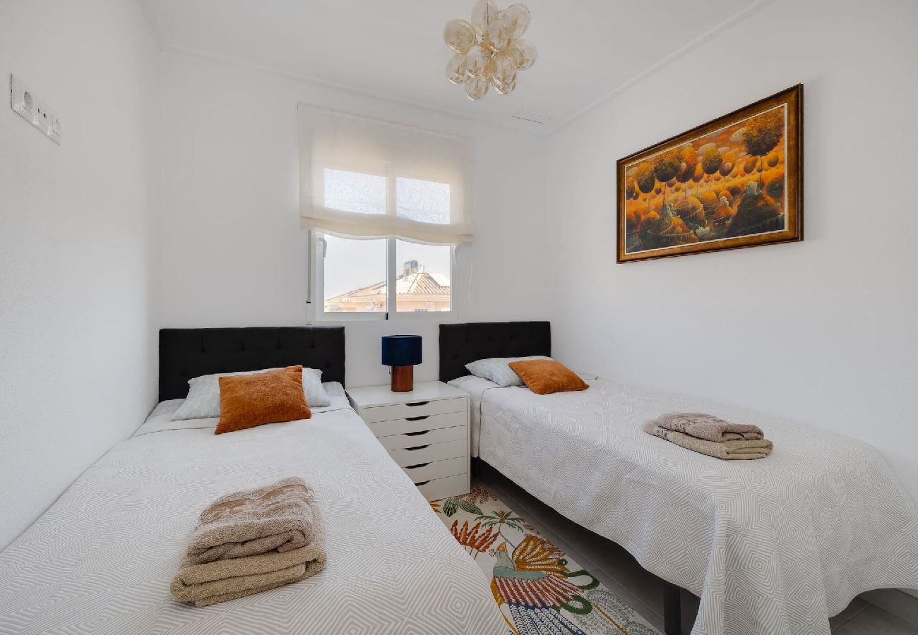 Residence in Torrevieja - CB Living - Bright penhouse in Punta Prima