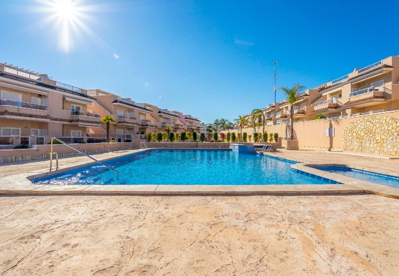 Residence in Torrevieja - CB Living - Bright penhouse in Punta Prima