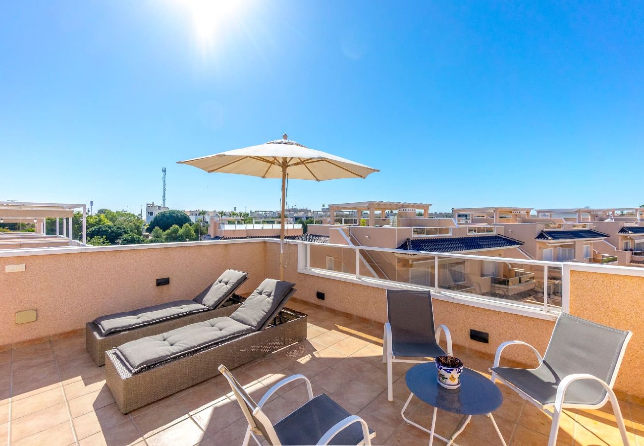 Residence in Torrevieja - CB Living - Bright penhouse in Punta Prima